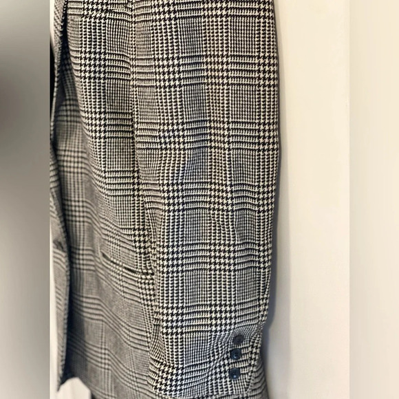 Peabody House Vintage Houndstooth Blazer - Picture 3 of 5